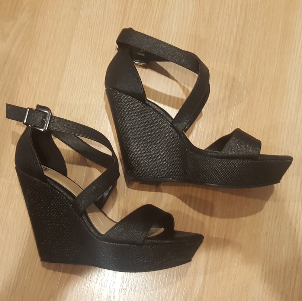 Elegant Black Wedge Sandals